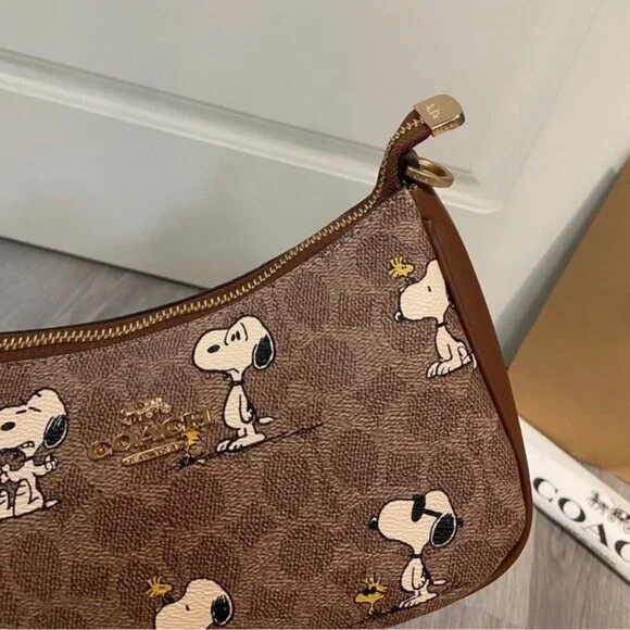 Coach X Peanuts Teri Shoulder Bag In Signature Canvas With Snoopy Print - Picture 4 of 7